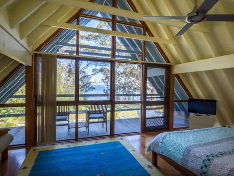 SORRENTO LAKESIDE Sanctuary Point 4pm Check Out Sundays - Accommodation Perth 1