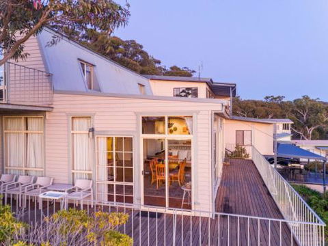 Sea Point At Hyams Beach 4pm Check Out Sundays - Accommodation Perth 1
