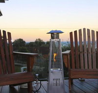 WHALE WATCH FOR FOUR Gerringong 4pm check out Sundays - Accommodation Perth