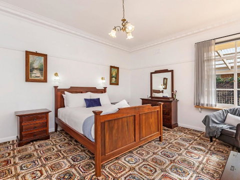 Bloom On Sackville Opt1 - Accommodation Perth 6