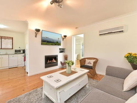 Olive Grove Villa 3 Suite With Large Bath - Perth Resorts 1