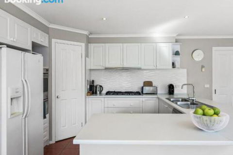 Rye Poolside Escape - Accommodation Perth 2