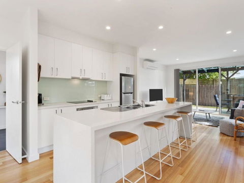 NORMANBY Coastal FREE WIFI & NETFLIX - Accommodation Perth 2