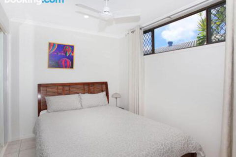 Schirrmann 56 Four Bedroom Home On Canal With Pool Pontoon Aircon & WiFi! - Accommodation Perth 4