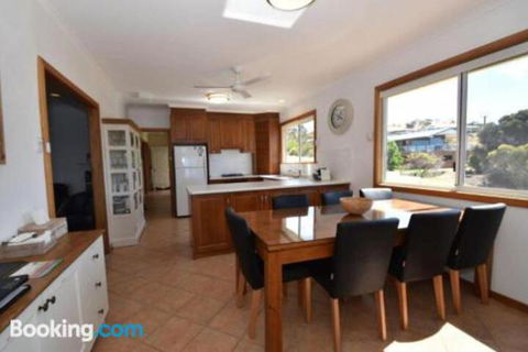 Miramar At Penneshaw KI - Accommodation Perth 0