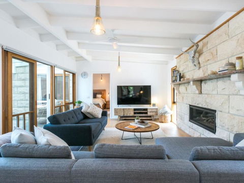 Stunning Sorrento Escape With Pool - Accommodation Perth 6