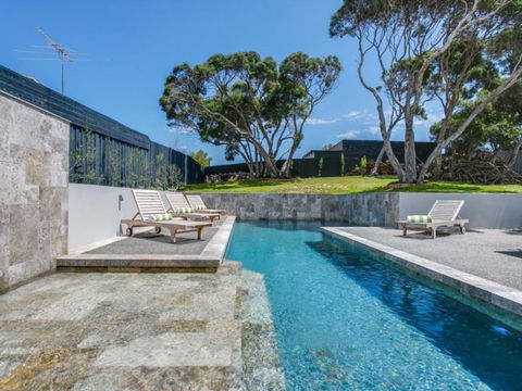 Stunning Sorrento Escape With Pool - Accommodation Perth 4