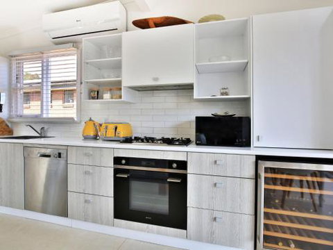 Arklow I Pet Friendly With Ocean Views - Perth Resorts 2