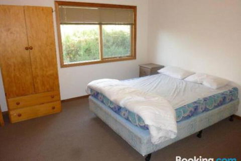 11 The Boulevarde Sandy Point - Perth Resorts 3