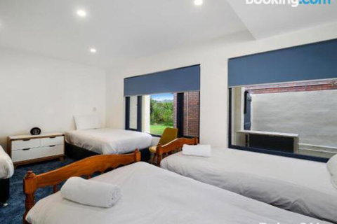 Beachfront Delight 14b Bareena Avenue - Accommodation Perth 5