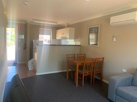 Waratah - Perth Resorts 1