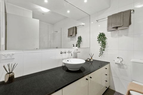 A Cozy & Modern Studio Next To Darling Harbour - Perth Resorts 5