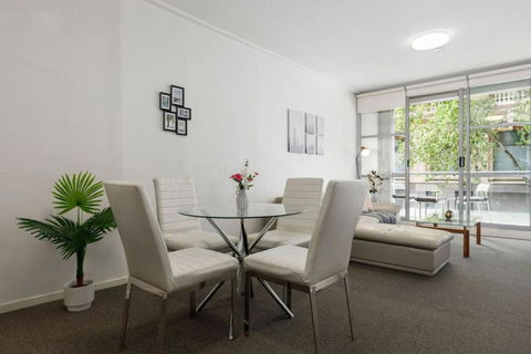 A Cozy & Modern Studio Next To Darling Harbour - Perth Resorts 2