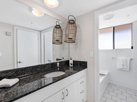 Mariners Highrise Apartment 902 - Accommodation Perth 3