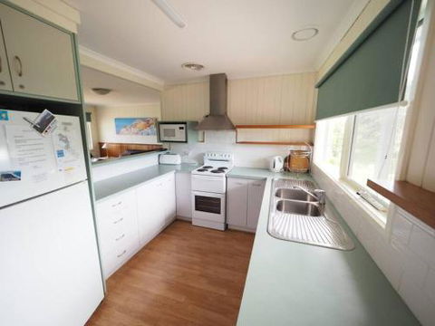 27 Beach Parade Sandy Point - Perth Resorts 6