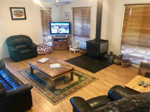 1 Tecoma Avenue Sandy Point - Perth Resorts 0