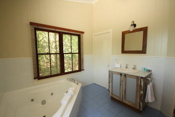 Galnyamba.Friday Creek Retreat - Accommodation Perth 2