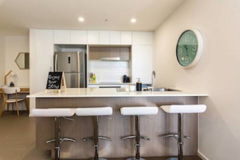 Newstead City Skyline 1bed Apt+park Qne008 - Accommodation Perth 0