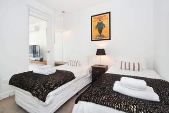 St Kilda Gardens Executive Living - Accommodation Perth 5