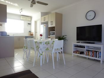 Selene Holiday Apartment AtWest Beach - Accommodation Perth 1