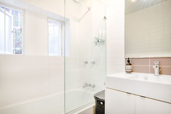 Picturesque Bellevue Hill 2BR Apt H452 - Perth Resorts 3