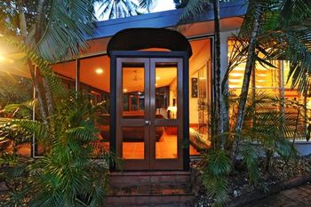 The Oak Beach Beachhouse - Accommodation Perth 3