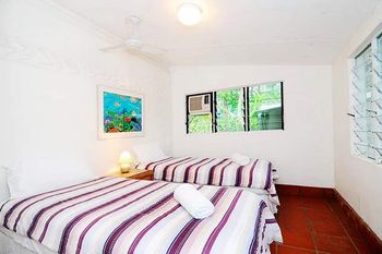 The Oak Beach Beachhouse - Accommodation Perth 4