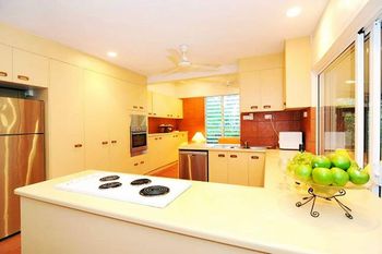 The Oak Beach Beachhouse - Accommodation Perth 2