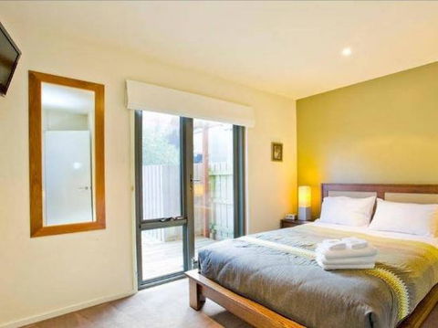 Holiday Great Ocean Road â€“ Apollos - Accommodation Perth 4