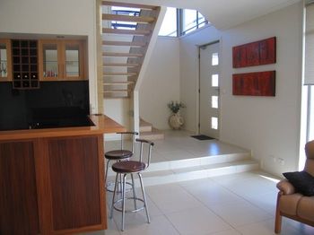 Holiday Makers - Accommodation Perth 3