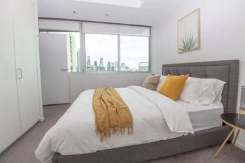 Melbourne City Apartment With Parking - Perth Resorts 6