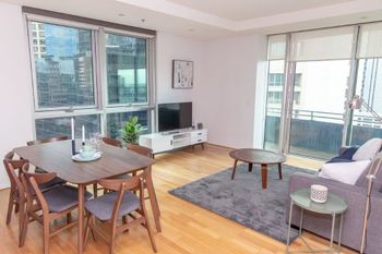 Melbourne City Apartment With Parking - Perth Resorts 5