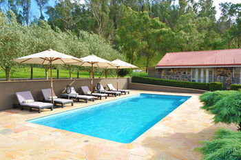 Araluen Lodge & Villas - Accommodation Perth 1