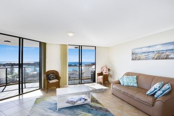 Atlantis Apartment Views For Days - Accommodation Perth 2