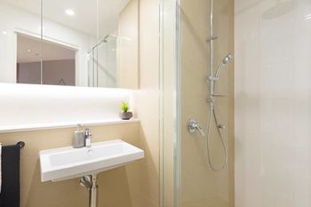 Brand New Heart Of City Executive Apartment - Accommodation Perth 1