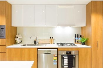 Brand New Heart Of City Executive Apartment - Accommodation Perth 4