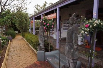 Spooky Hall Motel - Perth Resorts 0