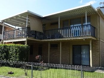Lakeside Getaway - Accommodation Perth 0