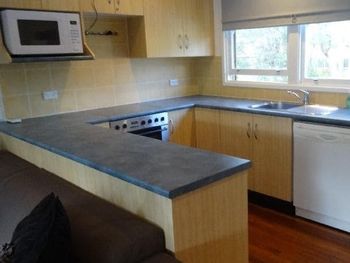 Lakeside Getaway - Accommodation Perth 1
