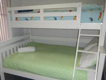 Lakeside Getaway - Accommodation Perth 5