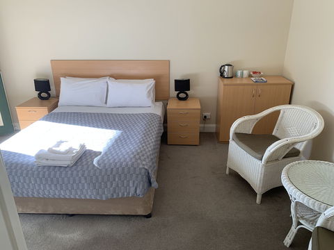 Settlers Hotel York - Accommodation Perth 4