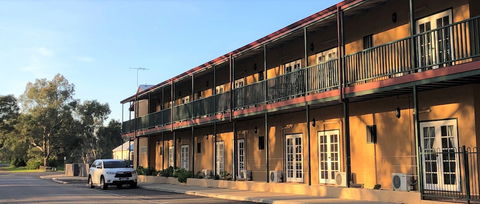 Settlers Hotel York - Accommodation Perth 1