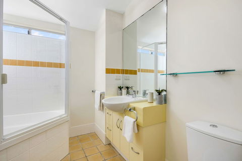 Alex Beach Resort 412 - Perth Resorts 5