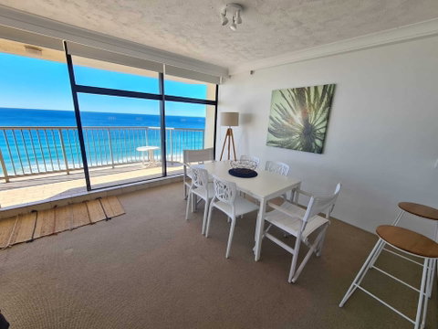 Absolute Beachfront With Views 2BR Apt - Accommodation Perth 6