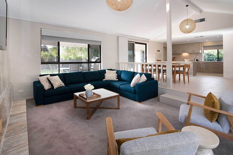 Gifford Getaway - Perth Resorts 3