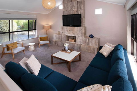 Gifford Getaway - Perth Resorts 6