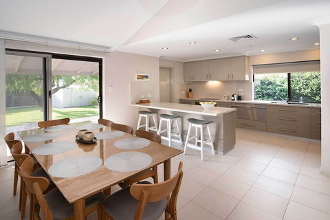 Gifford Getaway - Perth Resorts 5