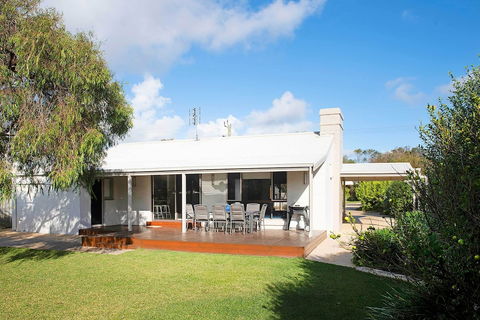 Gifford Getaway - Perth Resorts 0