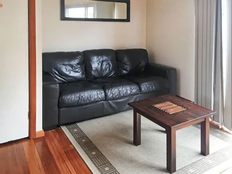 Home Near Shops & Beach - Accommodation Perth 2