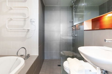 Bellevue Hill Designer - Accommodation Perth 5